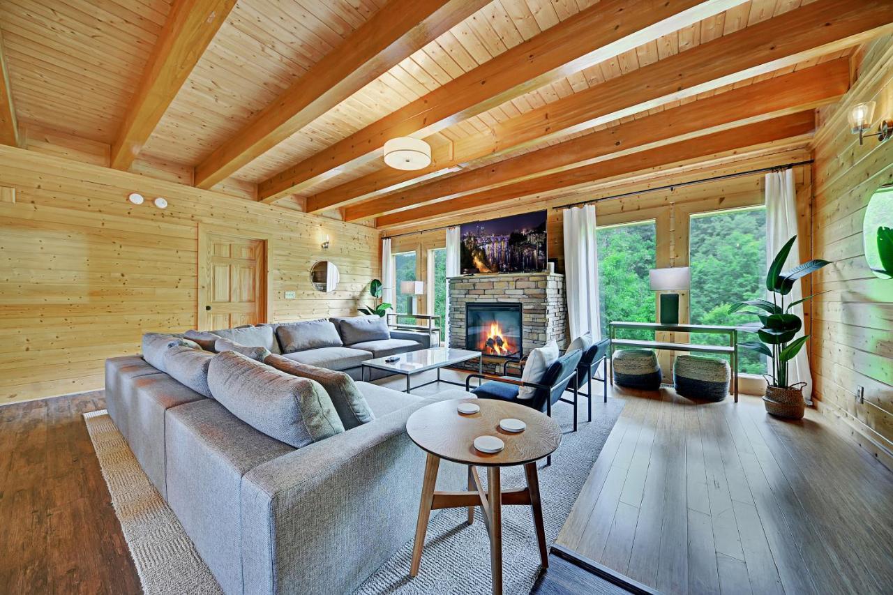 Gorgeous Large Mountain View Cabin W Hot Tub, Free Wifi, Games Villa Sevierville Exteriör bild