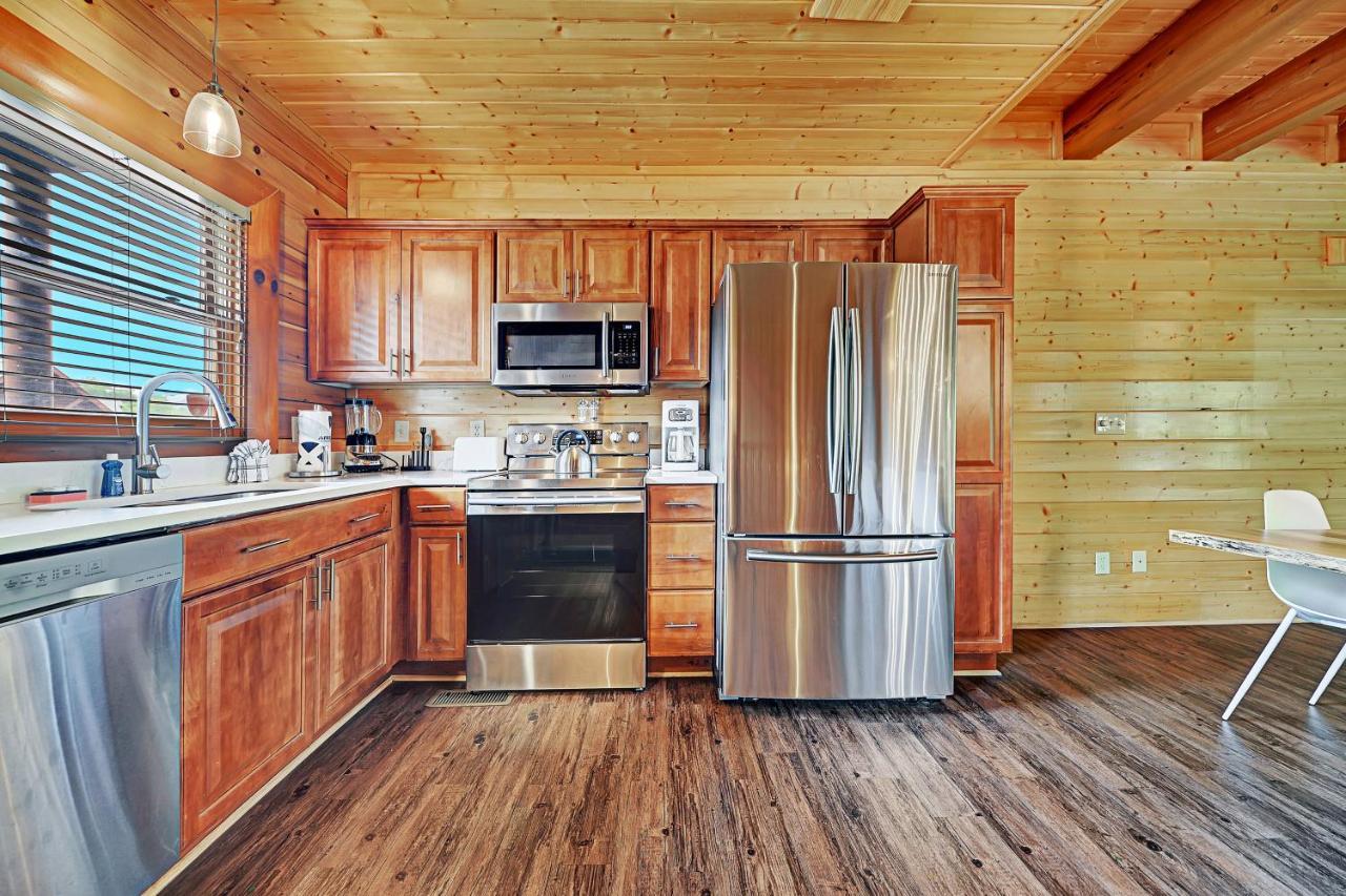 Gorgeous Large Mountain View Cabin W Hot Tub, Free Wifi, Games Villa Sevierville Exteriör bild