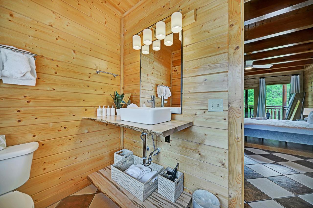 Gorgeous Large Mountain View Cabin W Hot Tub, Free Wifi, Games Villa Sevierville Exteriör bild