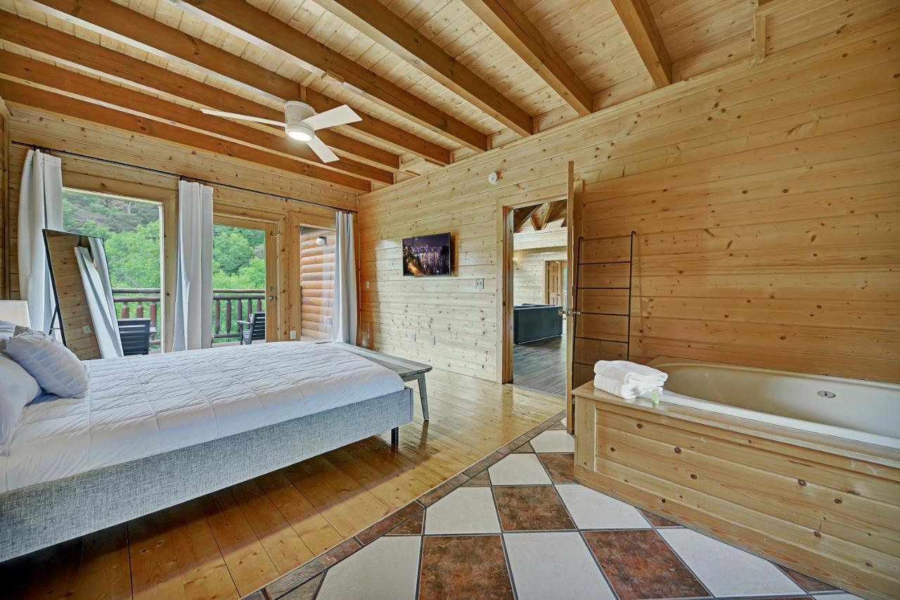 Gorgeous Large Mountain View Cabin W Hot Tub, Free Wifi, Games Villa Sevierville Exteriör bild